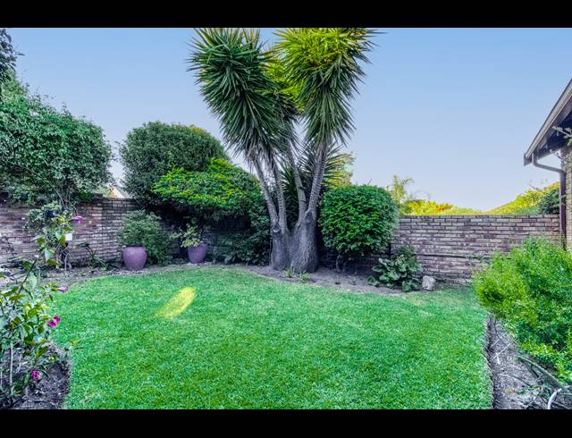 2 BEDROOM SECTIONAL TITLE RENTED IN BROMHOF